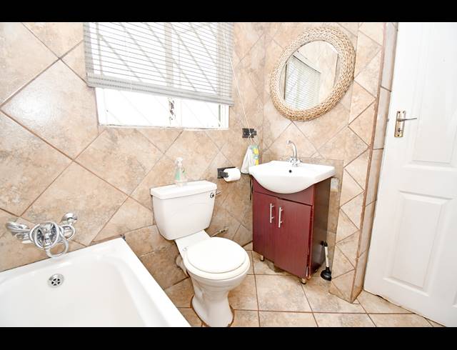 2 BEDROOM APARTMENT FOR SALE IN BRAMLEY VIEW